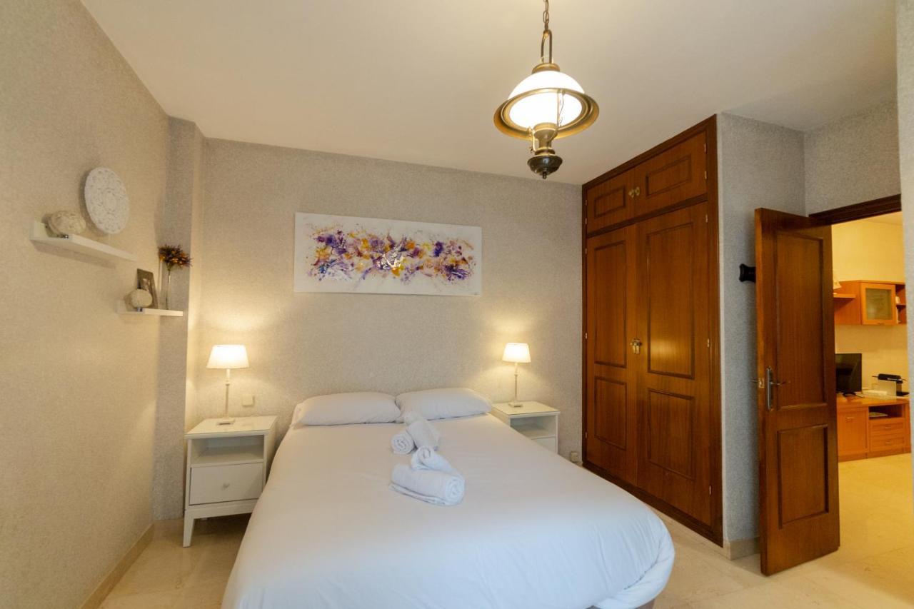 Rentalsevilla A Un Minuto De La Campana Apartamento *